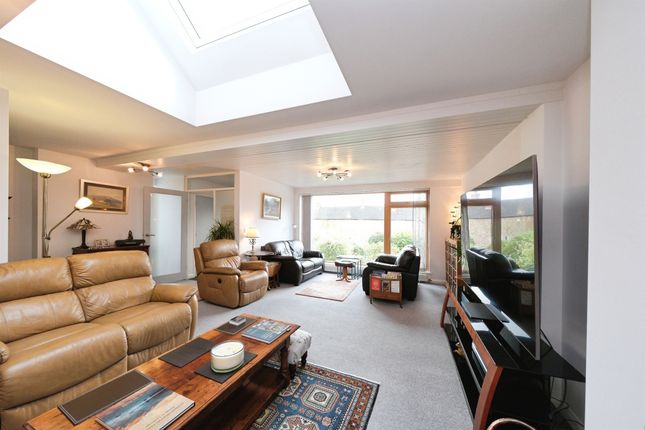 2, Lodge Drive, Belper photo 4