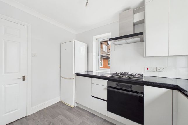 Flat 9,,, Lockton House, Wokingham photo 4