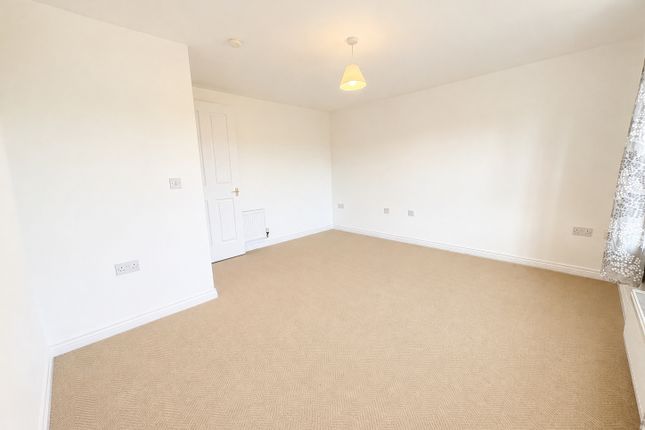 22, Whitcliffe Gardens, Nottingham photo 2
