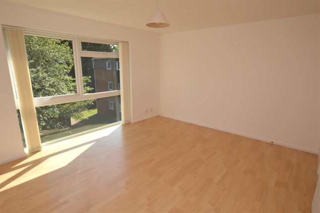 Flat to rent in The Guildhouse, New Road, Croxley Green