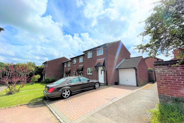 Thumbnail End terrace house to rent in Woosehill, Wokingham