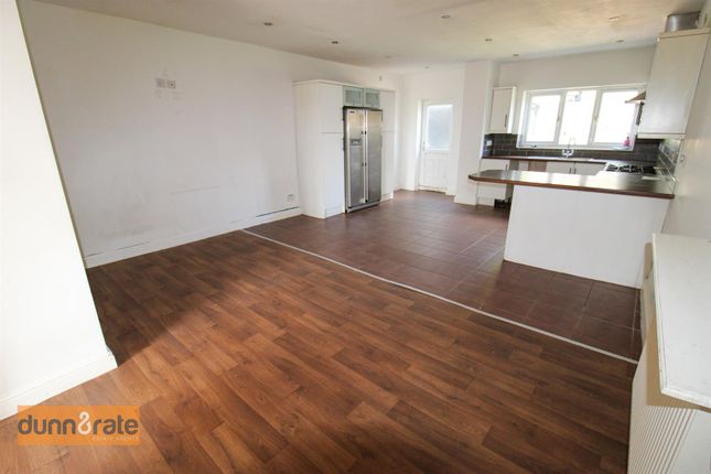 69, Newford Crescent, Stoke-On-Trent photo 4