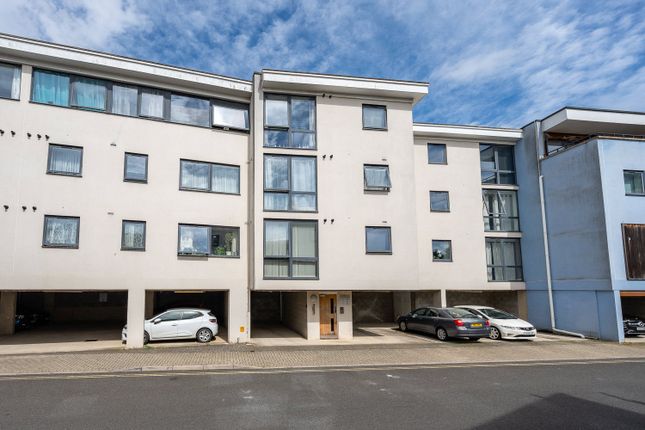 Thumbnail Flat for sale in Clifford Way, Maidstone