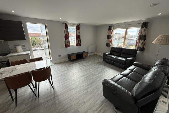 Flat 87, Vanburugh Court, 40 Stoke Road, Slough photo 2