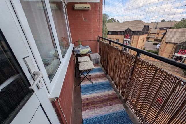 73, Clayponds Gardens, London photo 3