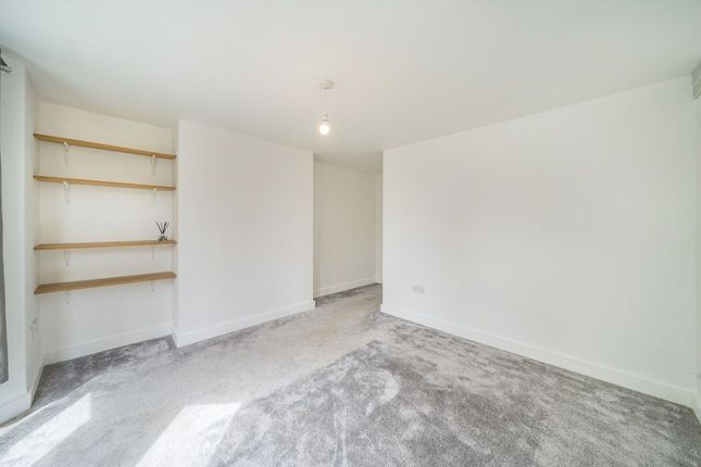 Flat 2, 40, Whitbread Road, London photo 4
