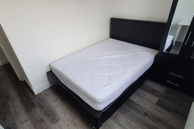 Flat 5, 3 Richard Street, Cathays, Cardiff photo 2