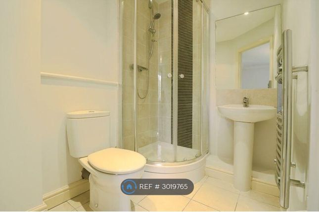 Flat, Datchet Meadows Datchet Road, Slough photo 3