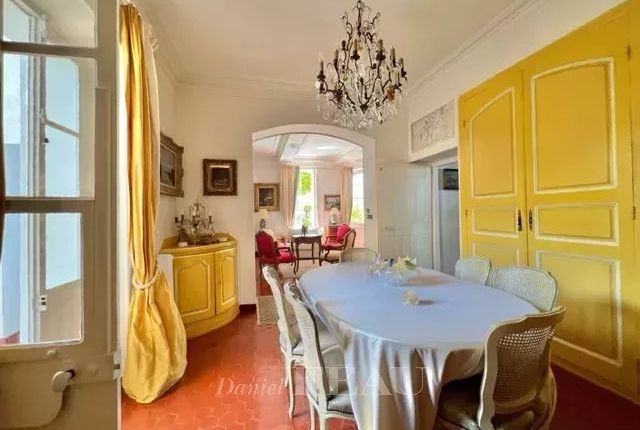 Detached house for sale in Cassis, 13260, France
