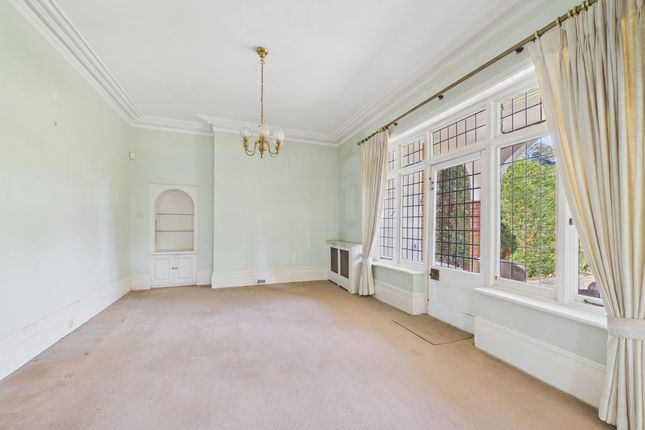 Walton Heath Cottage, Heath Drive, Tadworth photo 4