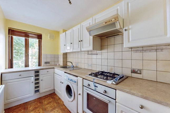 Flat 3, Holmesdale Road, London photo 3
