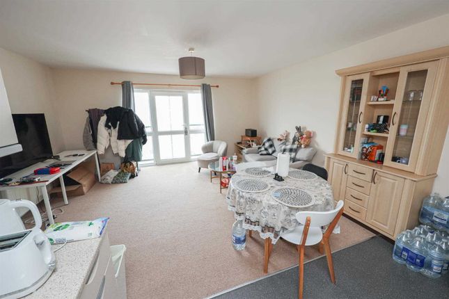 231, Riverside Drive, Lincoln photo 3