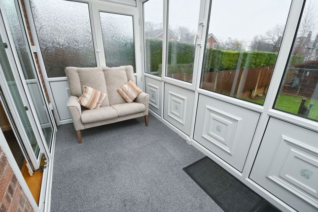77, Hall Royd Walk, Barnsley photo 5