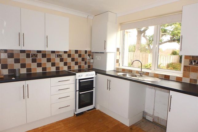 17, Yew Tree Court, Newlands Road photo 3