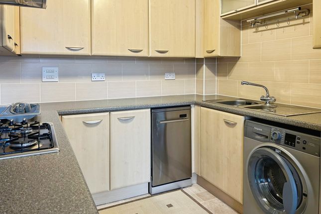 12, King Harolds View, Caldicot photo 3