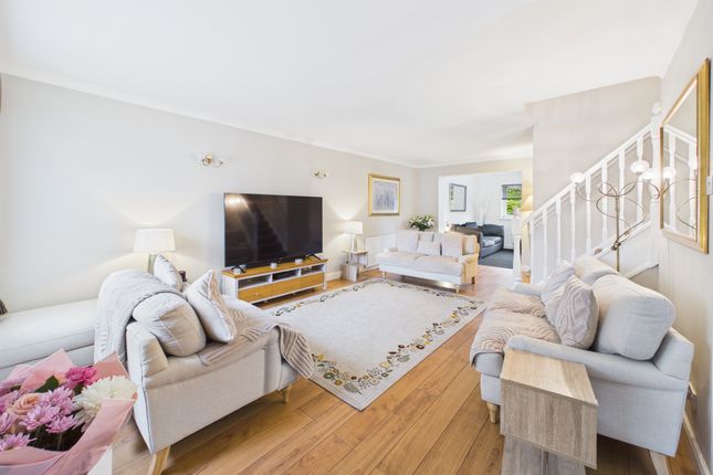 25 Thomson Drive, Bellshill photo 2