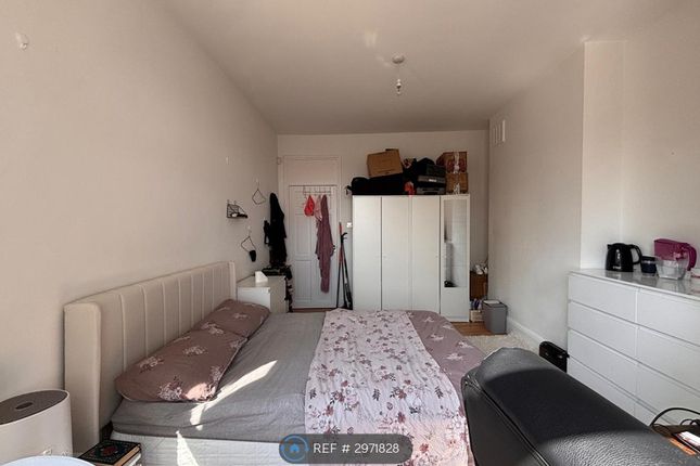 B, Baring Road, Grove Property photo 3