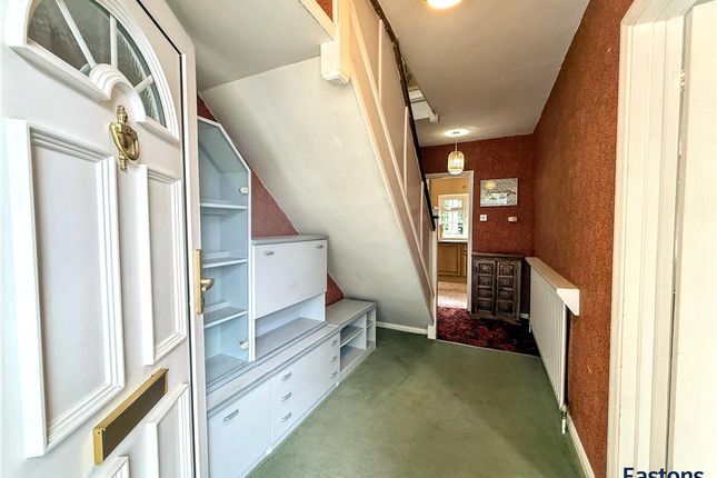 29, The Spinney, Surrey photo 4
