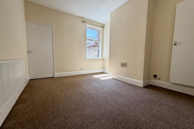 80, Macdonald Road, Leicester photo 3