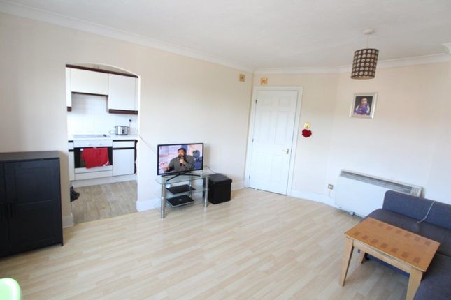 Flat 14, Marquis Court, Earls Meade, Bedfordshire photo 4