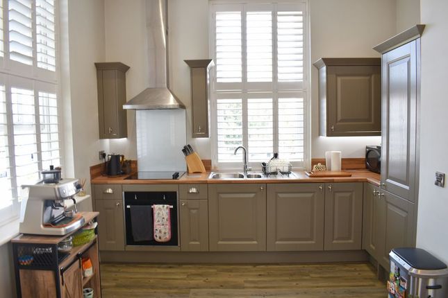 Flat 13 Bishops Place, Balderton Gate, Newark photo 4