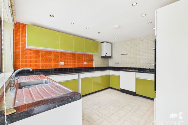 20 Bedford Gardens, Hornchurch photo 4