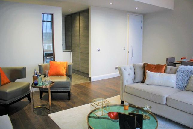 Thumbnail Triplex to rent in City Road, Old Street, London