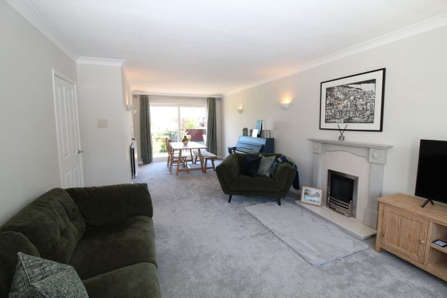 24, Beechings Close, Leicester photo 4