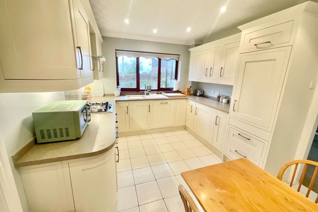 Holly House Orchard Lane, Stafford photo 2