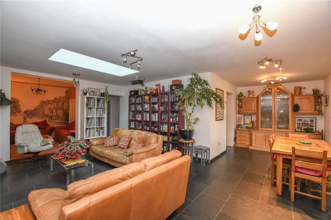 41, London Road, Berkshire photo 3