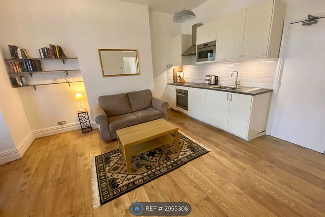 Flat, Lawson Road, Colwyn Bay photo 5