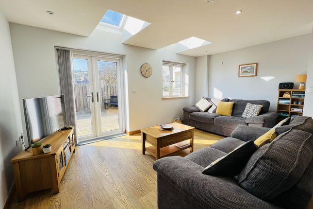Craddocks  Cottage, 19 The Parade, Mousehole photo 3
