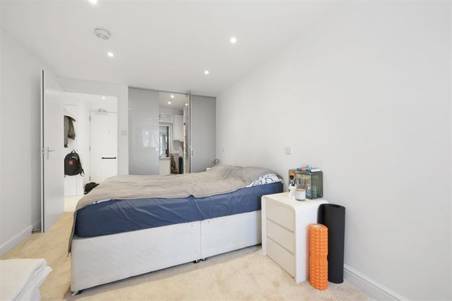 Flat for sale in Willesden Lane, Brondesbury Park