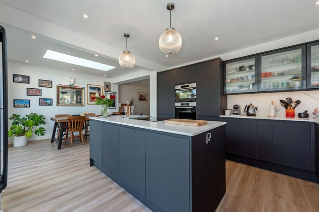 18, Barker Close, Chichester photo 2
