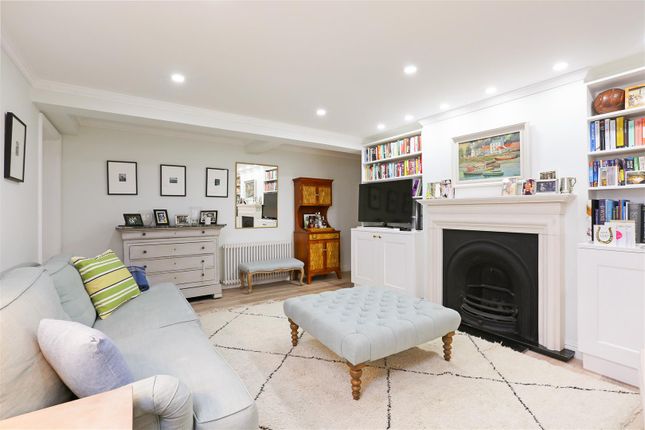 Flat A, 36, Powis Square, London photo 4