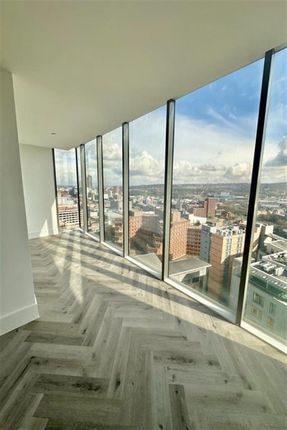Flat to rent in St. Marys Square, Sheffield