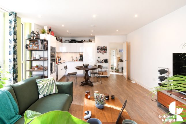 Lariat Apartments, 36 Cable Walk, London photo 3