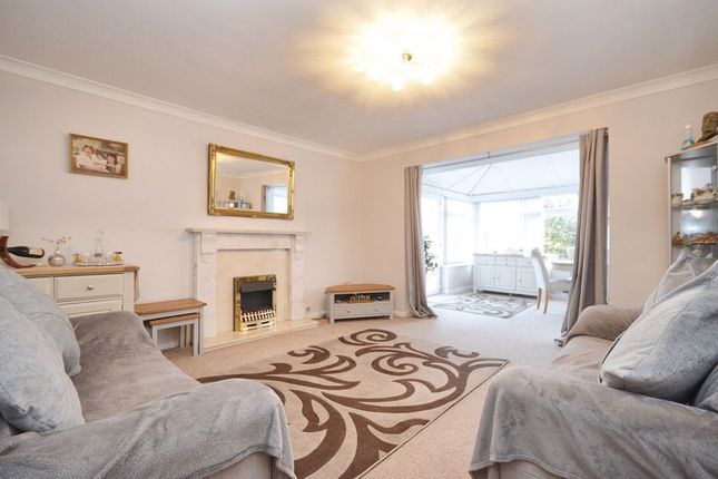 26, Longcroft Avenue, Brixham photo 4