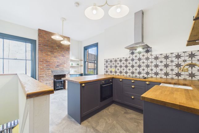 21a St. John Street, Matlock photo 3