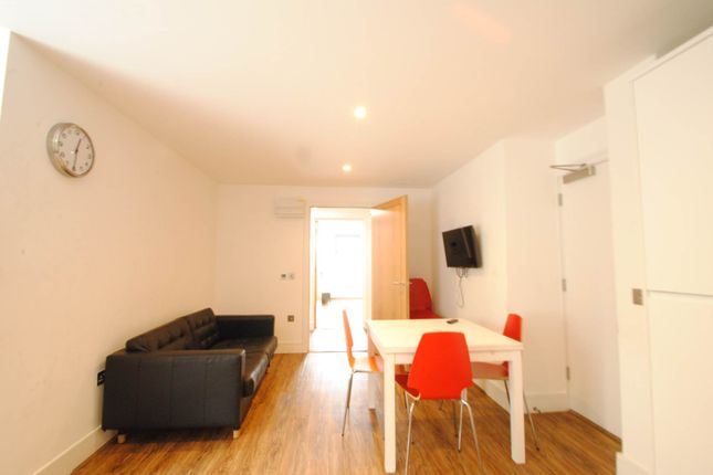 Thumbnail Flat to rent in Hampden Road, London