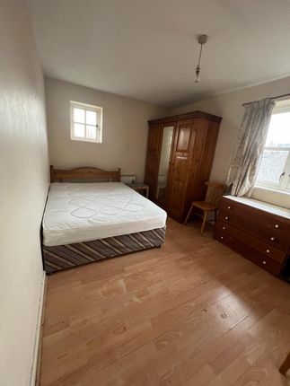 Terraced house to rent in Athol Square, London