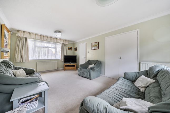 32, Horley Row, surrey photo 3
