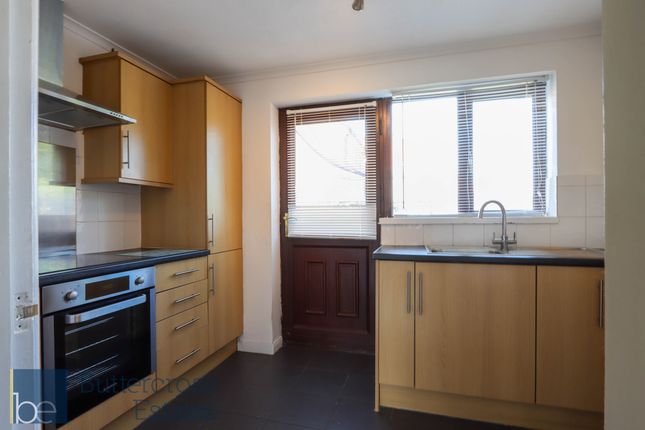 2 Blackthorne Close, Newark photo 4
