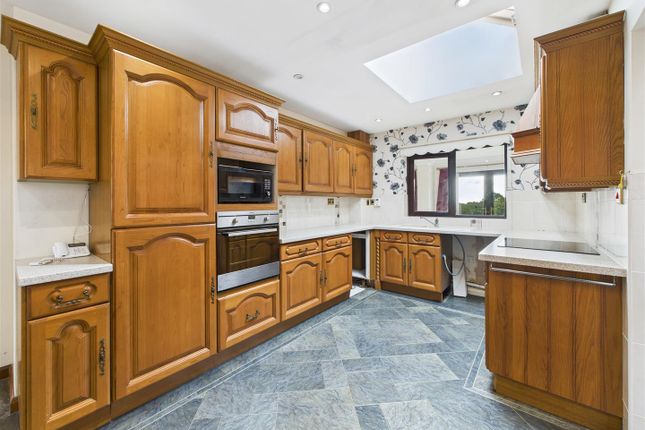76, Shakespeare Crescent, Dronfield photo 3