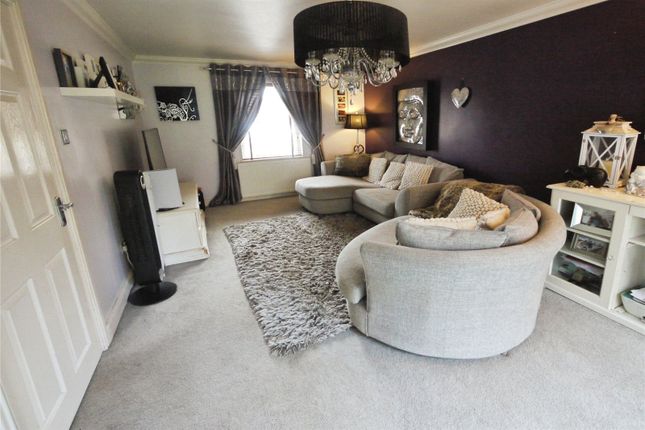 19, Roding Drive, Brentwood photo 2