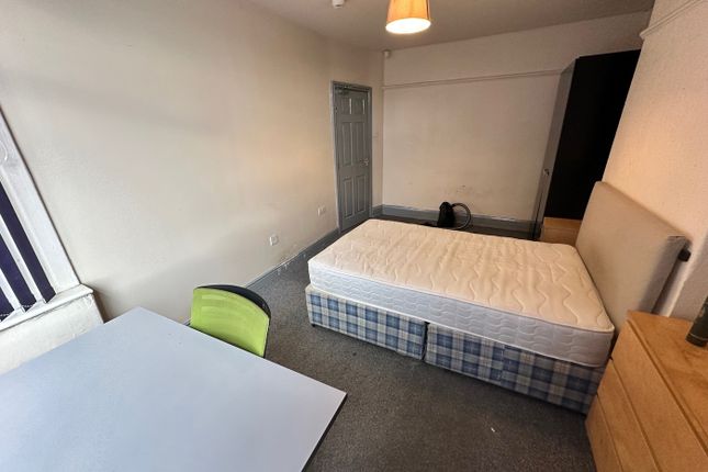 Spacious Double Bedroom Featuring A Comfortable La...