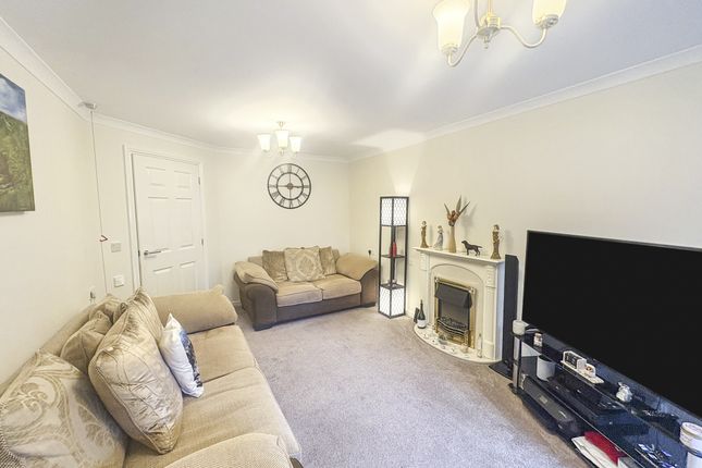 4 Cumbrae Court, Nelson Street, Largs photo 2