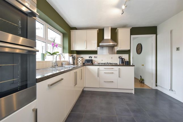 6, Siskin Chase, Cullompton photo 4