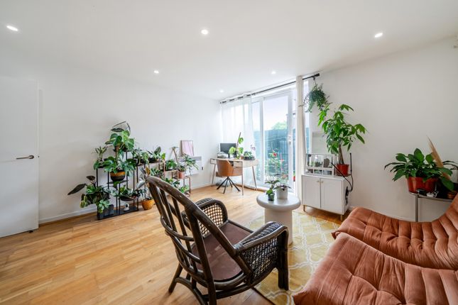 Flat 1, Alpha House, 31, Borland Road, London photo 2