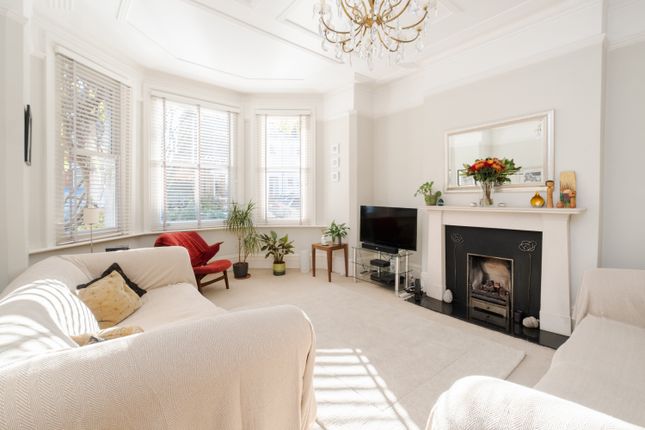13, Greenham Road, London photo 2